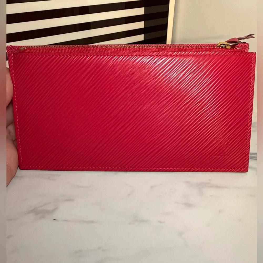 Louis Vuitton Limited Edition Felicie Pochette in Hot Pink Epi leather